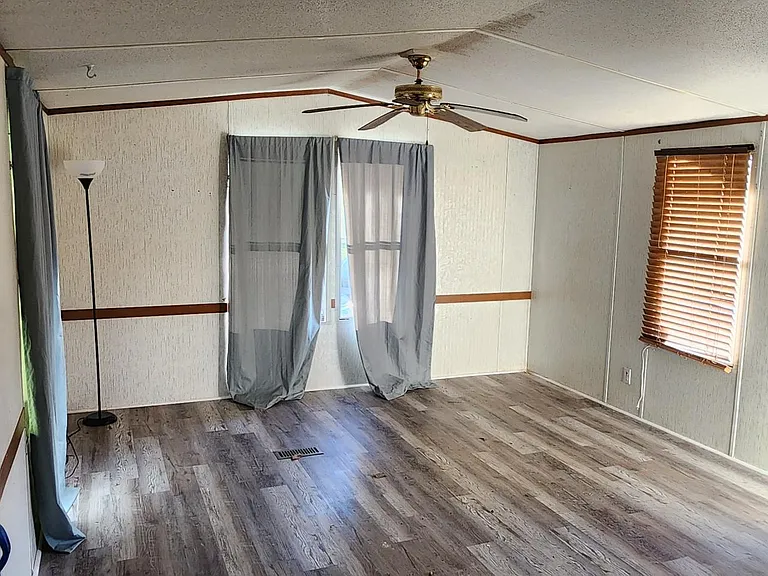 90 Bud Rd — Photo 2