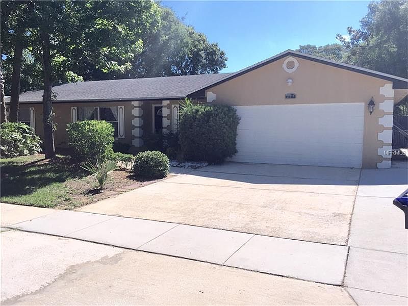 1st image of 209 Cherry Laurel Dr