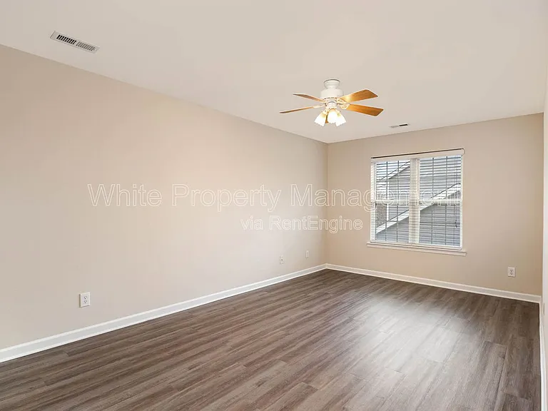 17304 Commons Crossing Dr — Photo 15