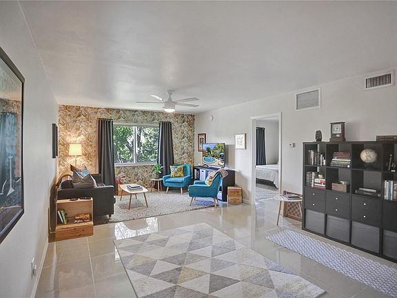 4th image of 140 NE 19th Court #214E
