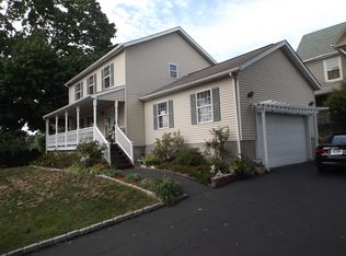 1 Roxbury Rd, Norwalk, CT 06851
