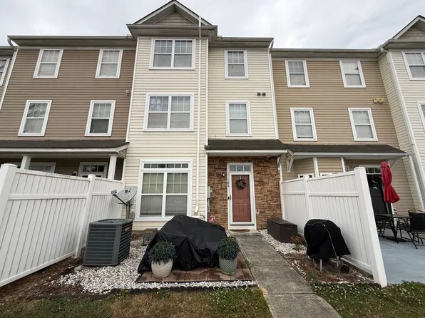 351 Gilman Ln Unit 103, Raleigh, NC 27610