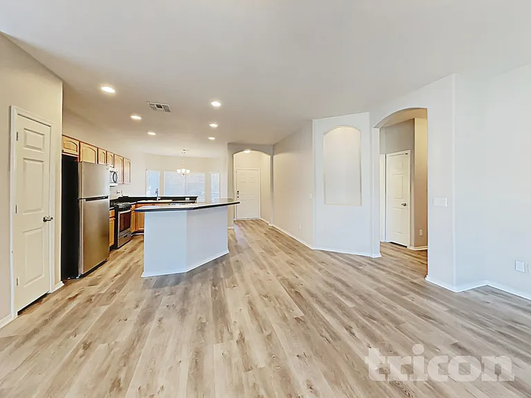 14621 W Ventura St — Photo 3