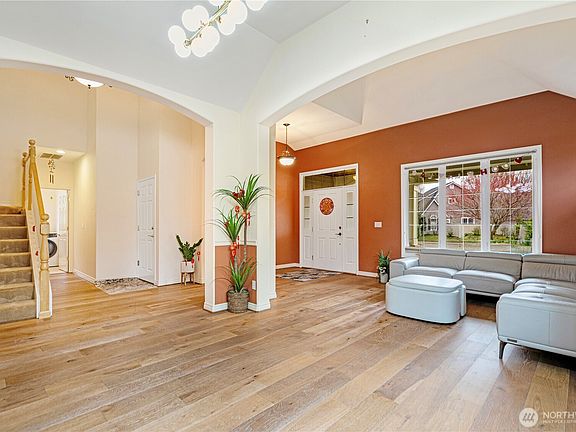 5th image of 11702 Wilmington Way
