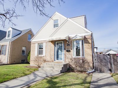 7734 W Rascher Ave, Chicago, IL, 60656
