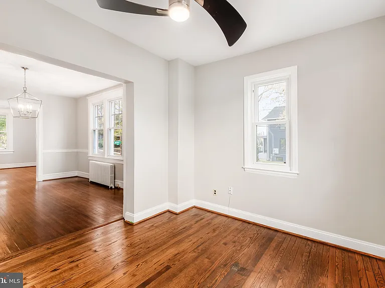 900 Madison St NW #B — Photo 11
