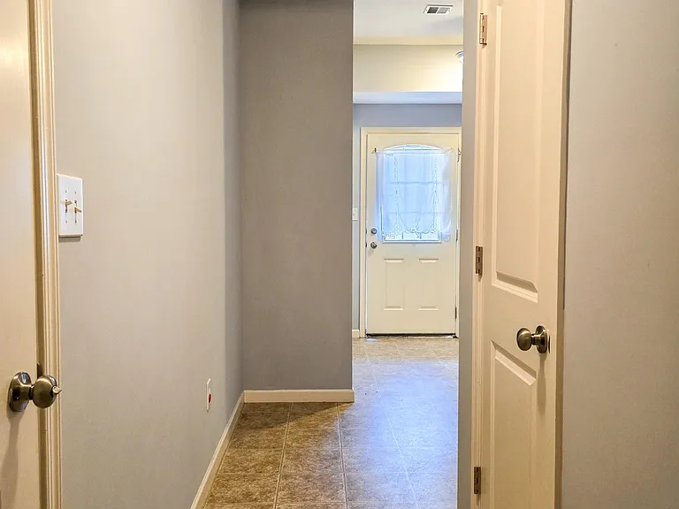6419 Creekbend Dr — Photo 30