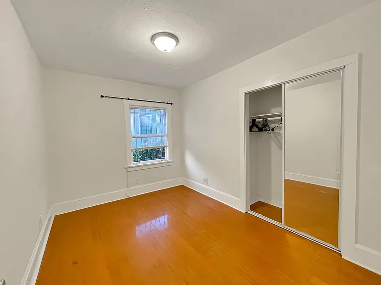 2450 Parker St — Photo 13