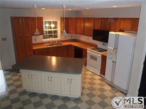 3rd image of 1602 Glenway Dr