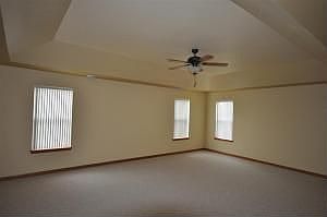 4th image of 1218 Dahlia Ln