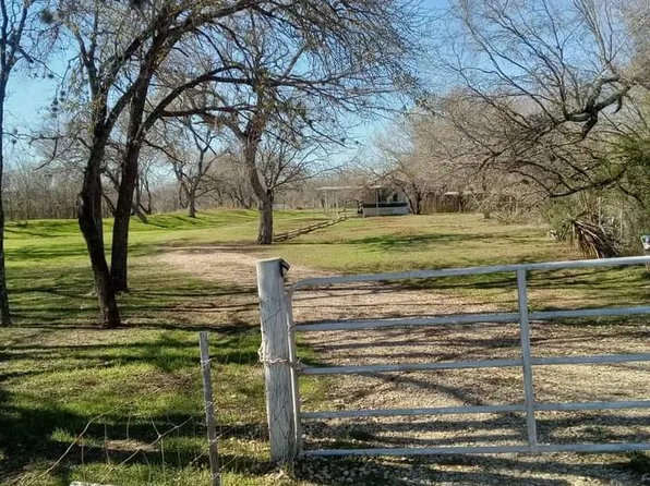 16545 Jackel Road, Von Ormy, TX 78073