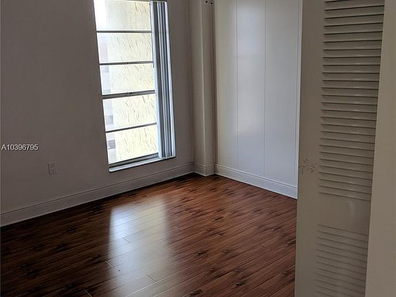 5th image of 300 NW 42nd Ave APT 609