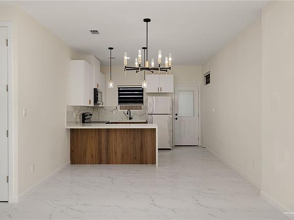 4th image of 2109 Viviana St