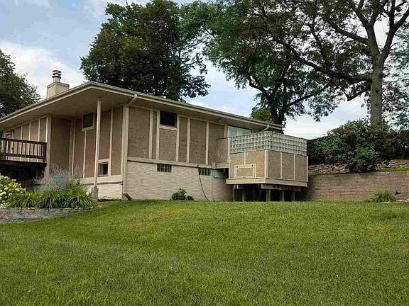 2nd image of 3202 Laurel Ave