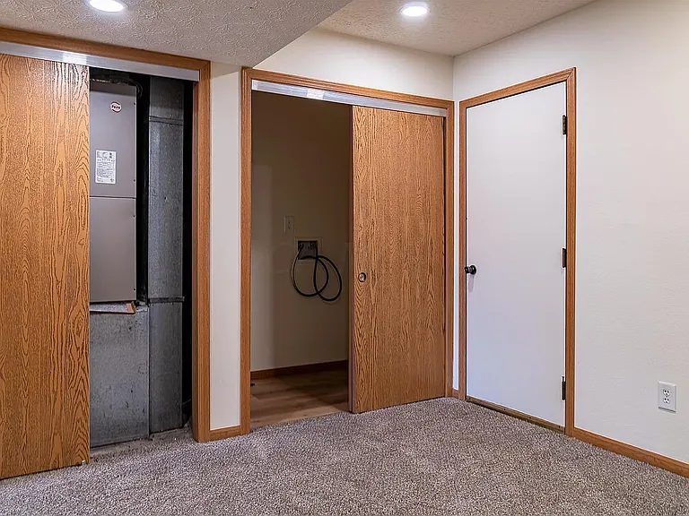 6388 Dummerston Ct — Photo 15