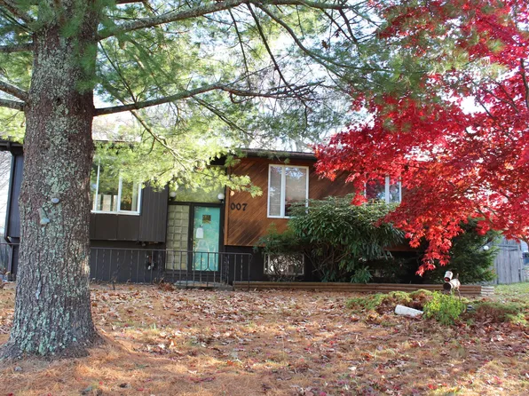 7 Old Fort Lane, Ledyard, CT 06339