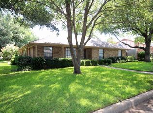 1000 Auburn Dr, Arlington, TX 76012