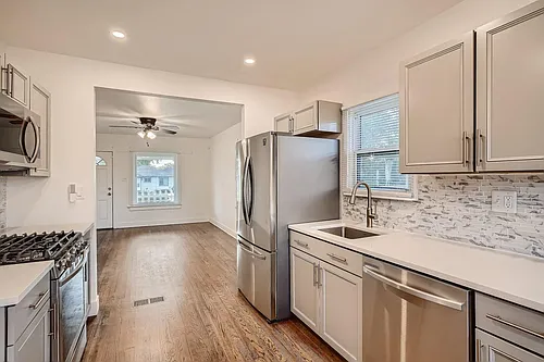 31 Julian St Photo 1