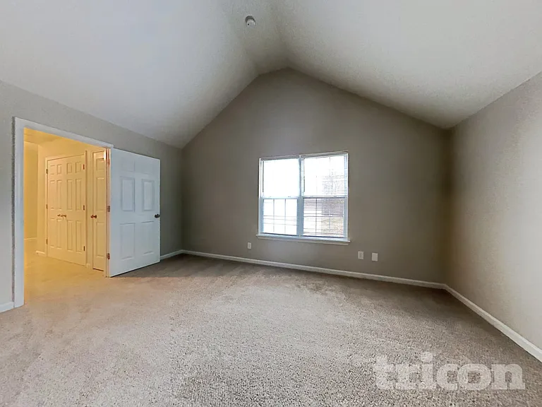 7715 Hidden Creek Dr — Photo 11
