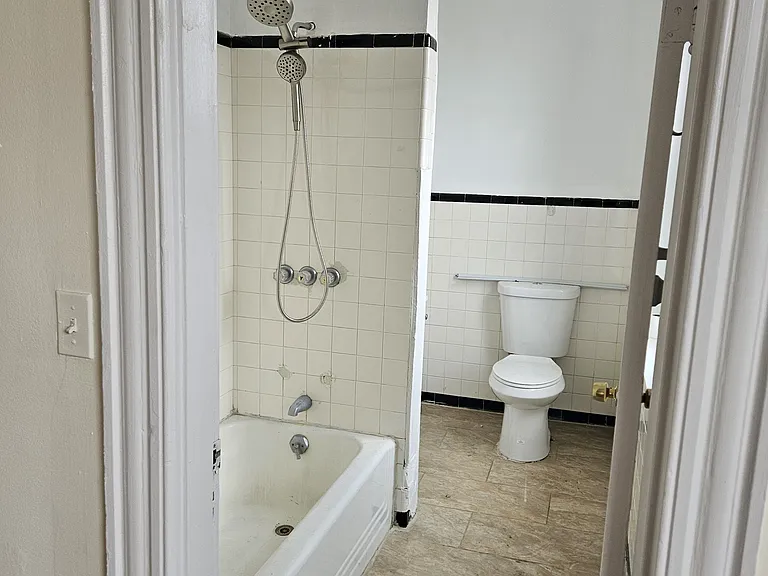 2843 Saint Paul St #2 — Photo 4