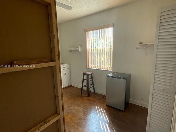 5th image of 1931 Coral Gate Dr #1