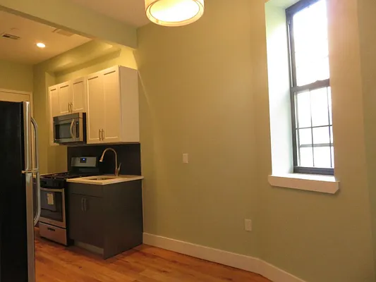 Rented by Rennit Inc. | media 78