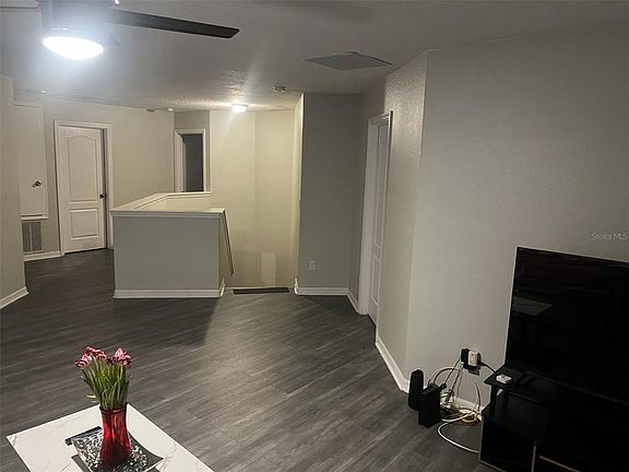 5th image of 412 ASTER DRIVE