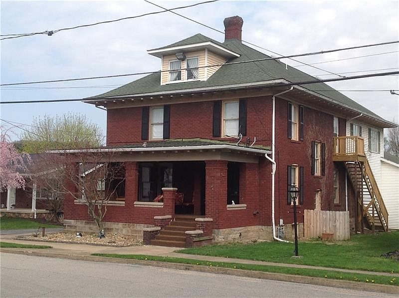 1st image of 121 E Church St