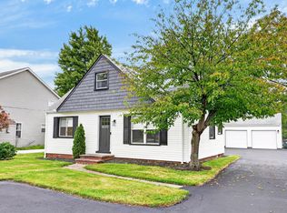 1995 Columbia Rd, Westlake, OH 44145