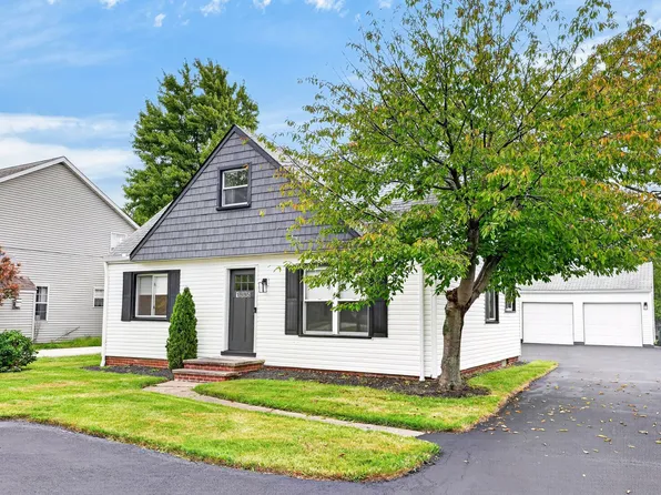 1995 Columbia Rd, Westlake, OH 44145