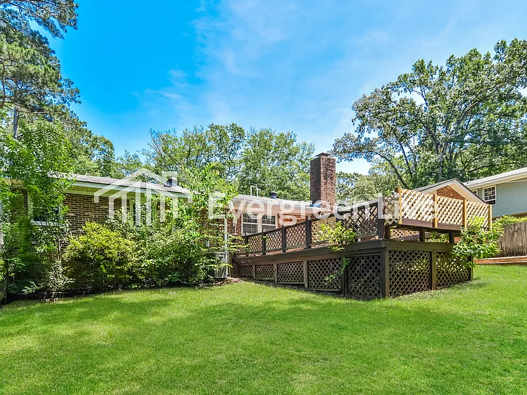 1345 Pine Ridge Rd — Photo 2