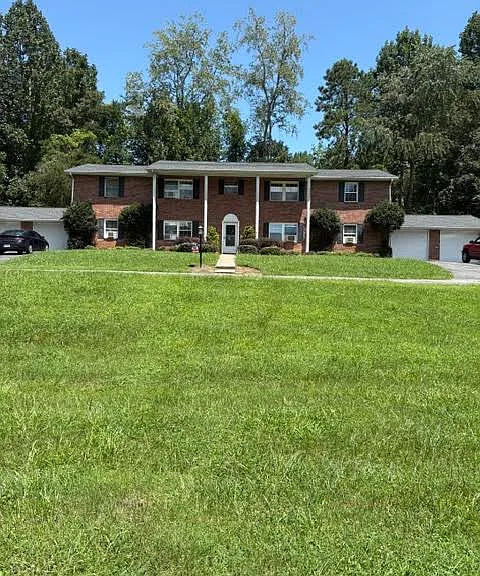 Spacious upstairs apartment located on 1.4 acres.