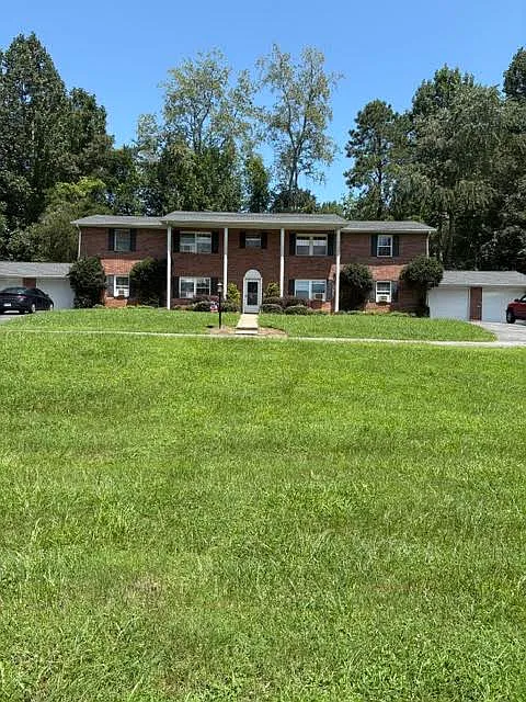 3008 Holly Hill Rd