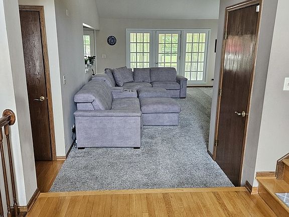 4th image of 878 Saugatuck Trl