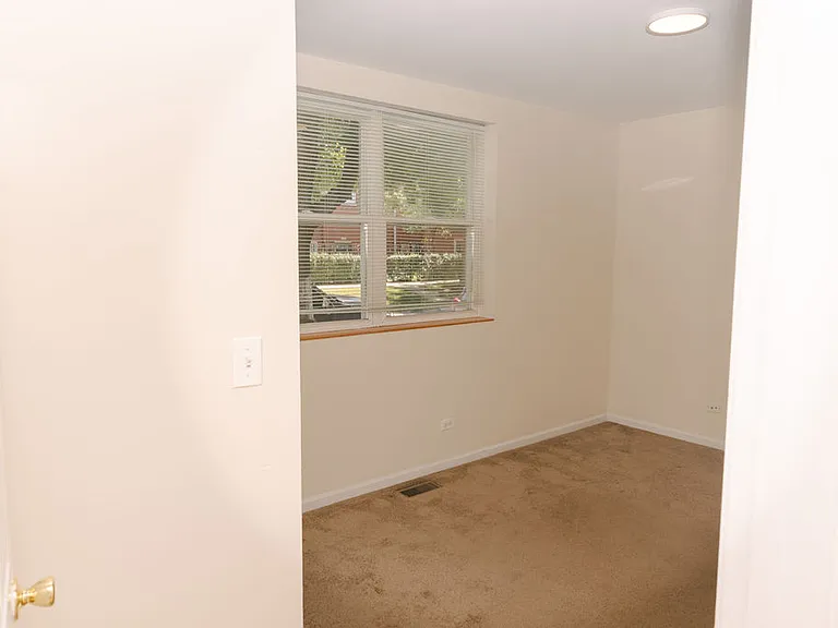1901 W George St #1 — Photo 18