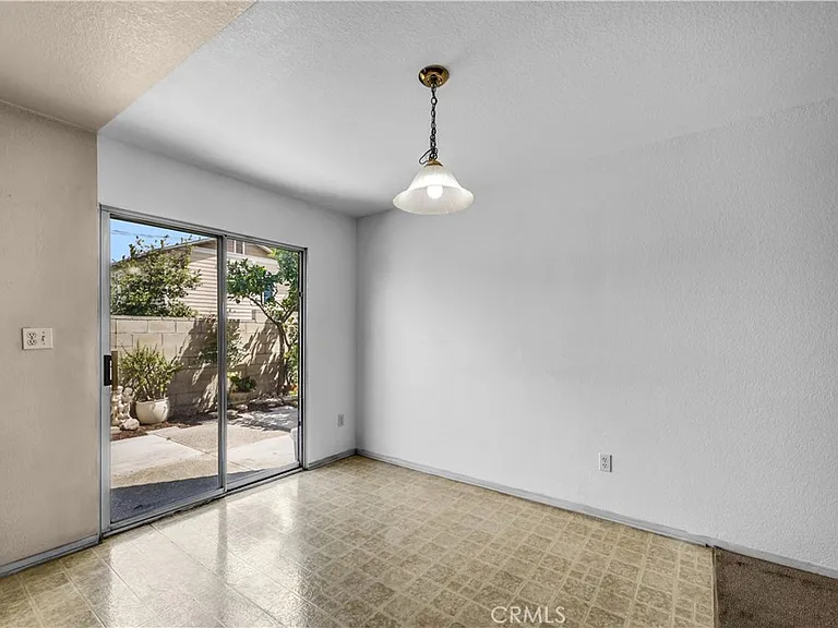 465 E Afton Ln — Photo 9