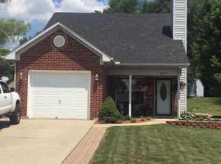 917 Juniper Dr, Maysville, KY 41056