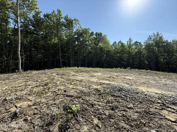 969 Lewallen Rd, Sunbright, TN 37872
