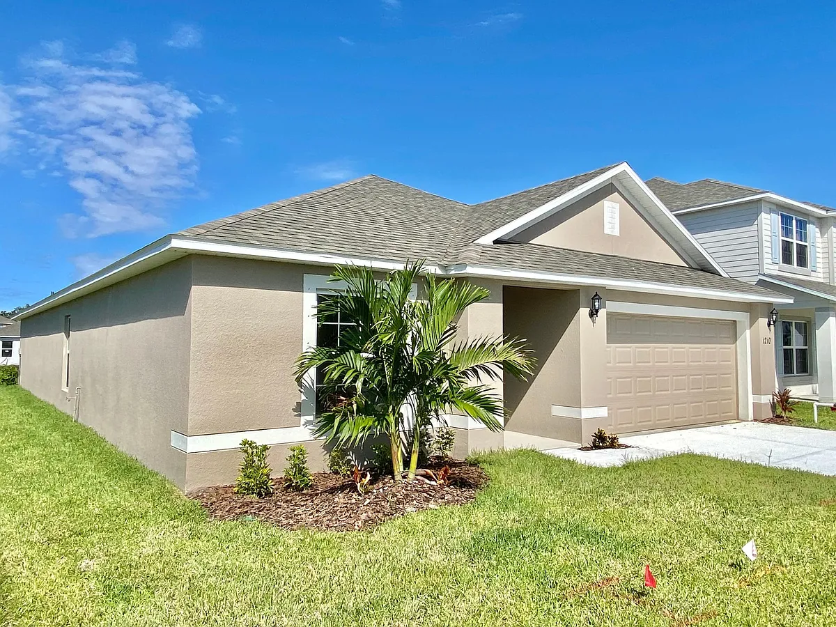 Building Photo - 1210 Dania Cir NE