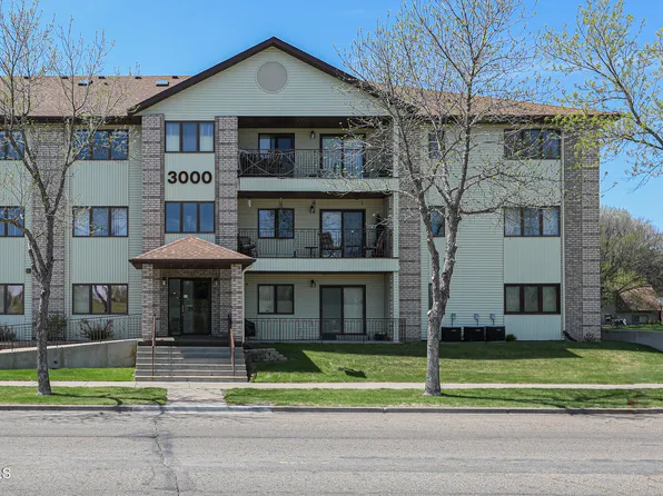 3000 N 4th St Unit 221, Bismarck, ND 58503
