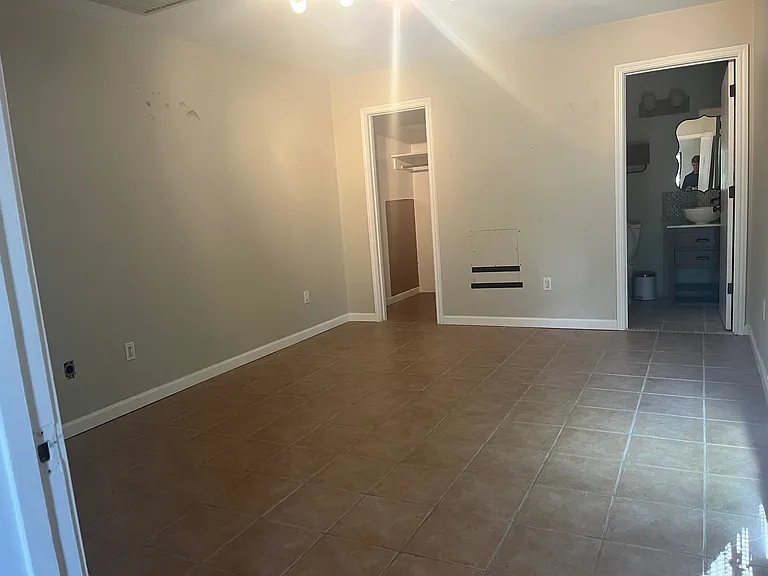 11646 N Oak Hills Pkwy #2 — Photo 3
