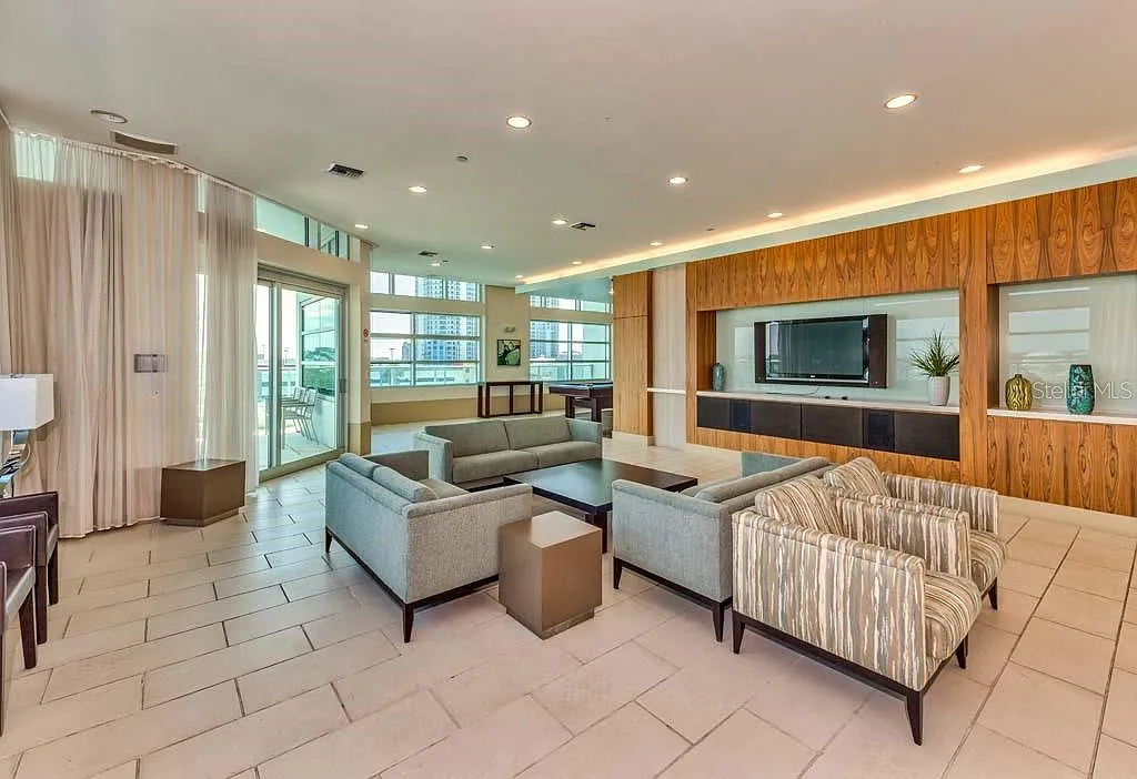 1 bed, 621 sqft, $2,200 — Photo 4