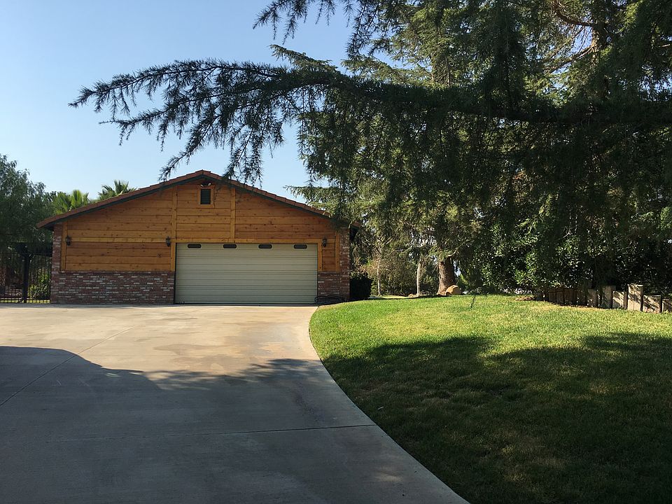 1st image of 33536 Listie Ave