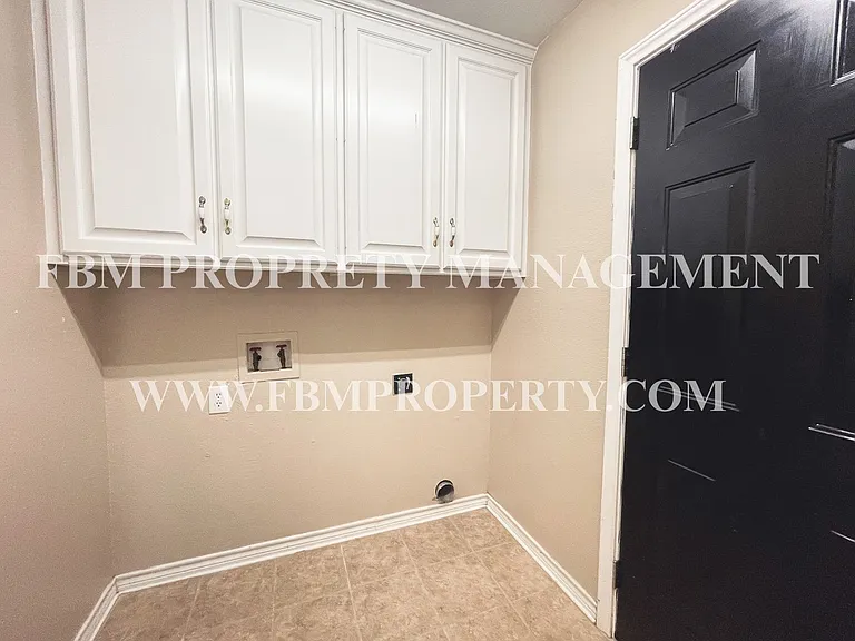 505 E Burnett St — Photo 7
