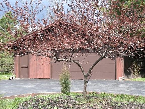3rd image of 6 Hillside Dr