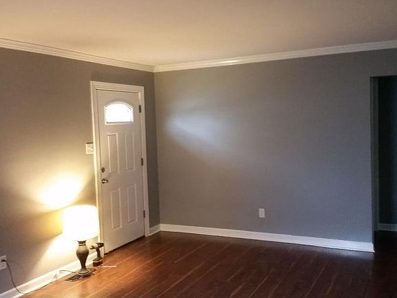 4th image of 141 Iroquois St