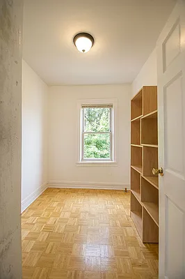 Rented by Rhona Realty | media 12