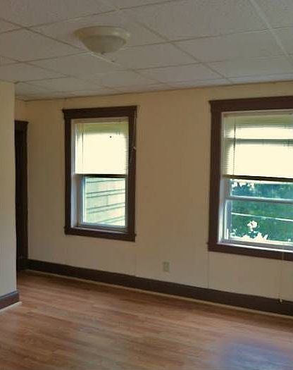 2nd image of 404 Transit St #2