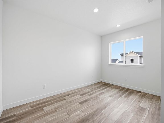 3rd image of 4485 Conifer St