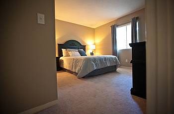 4th image of 15300 Greenhaven Ln APT 133